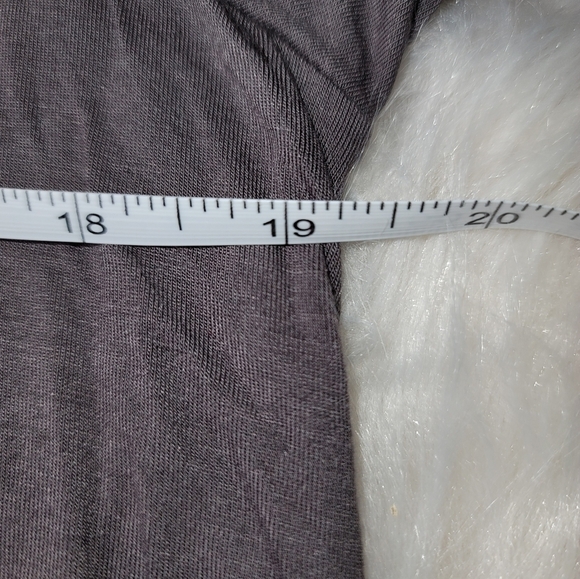 NWOT Ladies Medium Top - Picture 3 of 3